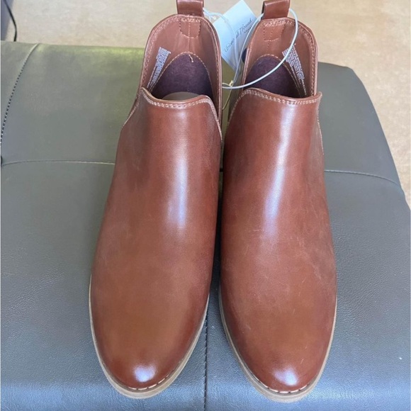 Brown bootie size 8 - Picture 3 of 3